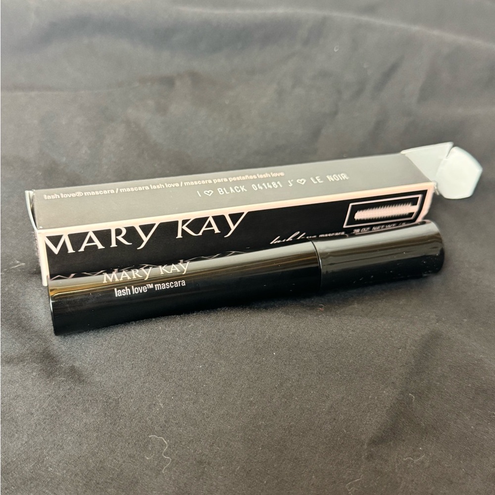 Mary Kay Lash Love Mascara - Black - NWT
